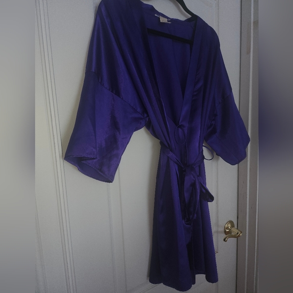 Purple Satin Robe - Picture 7 of 10